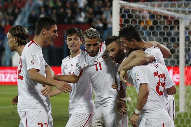 La Svizzera vince 2-1 in Albania: c' anche Behrami a far festa, gli elvetici sono al Mondiale. Epa